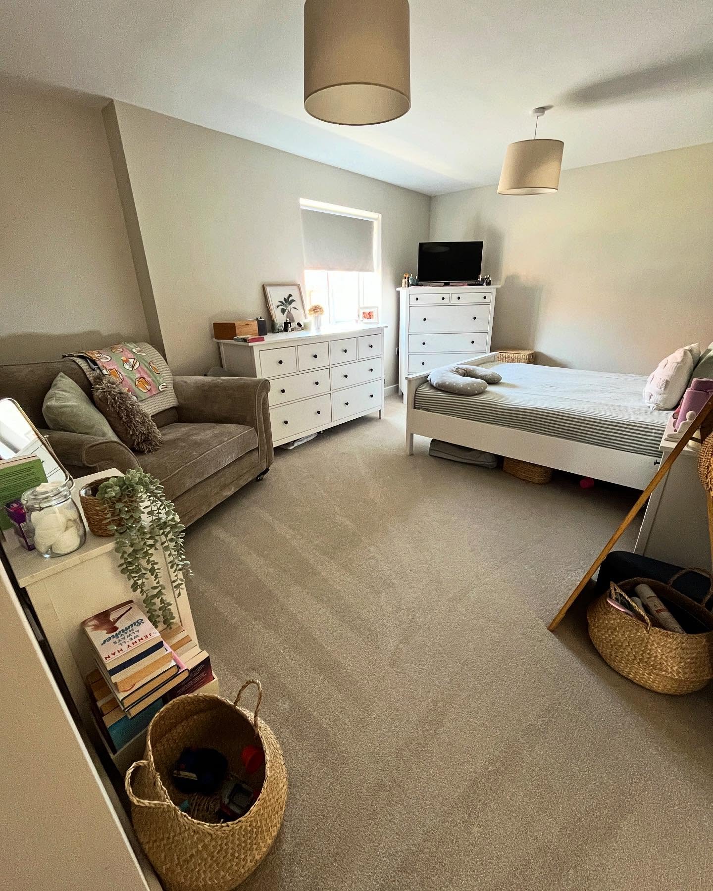 Child's bedroom cleaning