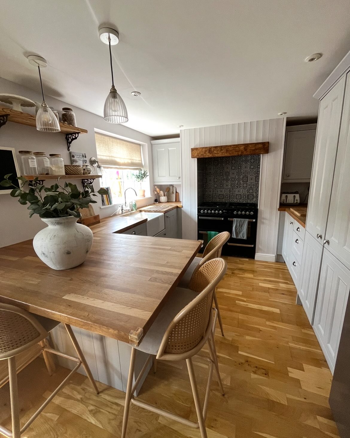 Kitchen island cleaning